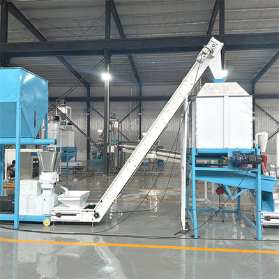 Volledig automatische apparatuur voor energiebesparende productielijn voor voerpelletten, geschikt voor pluimveehouderijen van verschillende grootte, zeer geautomatiseerd.