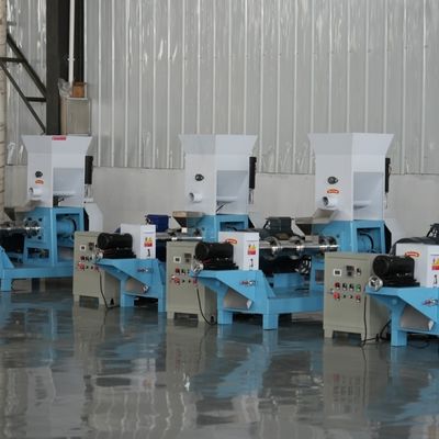 Dierlijke van de Kippenvissen van het Gevogeltevee het Voerkorrel die Machine voor Veevoer maken