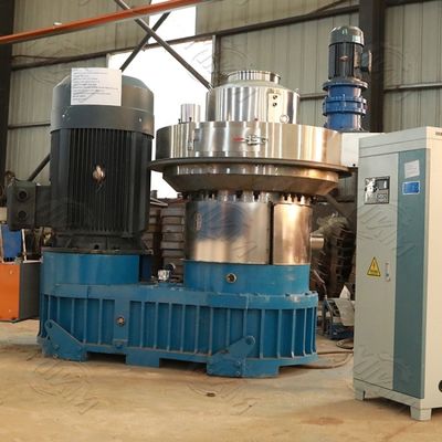 Biofuel van de luzernebagasse Plastic Korrel die Machine 5000kg/H 2mm maken