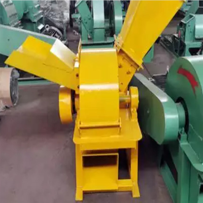 houtversnipperaar machine mobiele breker Draagbare dieselmotor aangedreven houtversnipperaar machine om zaagsel te maken