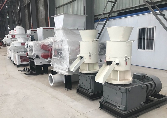 OEM de Houten Houten Korrel die van de Zaagselbrandstof Machine 100-4000kg/H met Dieselmotor maken
